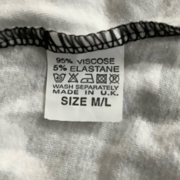 Nice Collection Skull Print Blouse.  Size M - Picture 6 of 6